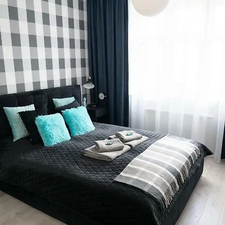 Przytulny Apartament W Centrum Starego Miasta Z Widokiem Na Ogrod Διαμέρισμα *