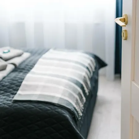 Przytulny Apartament W Centrum Starego Miasta Z Widokiem Na Ogrod Διαμέρισμα Krasków