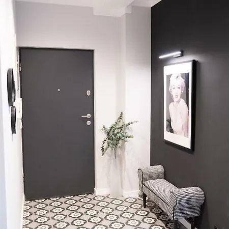Przytulny Apartament W Centrum Starego Miasta Z Widokiem Na Ogrod