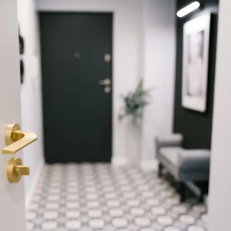 Przytulny Apartament W Centrum Starego Miasta Z Widokiem Na Ogrod Krasków