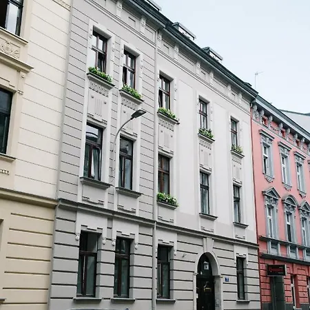 Przytulny Apartament W Centrum Starego Miasta Z Widokiem Na Ogrod *